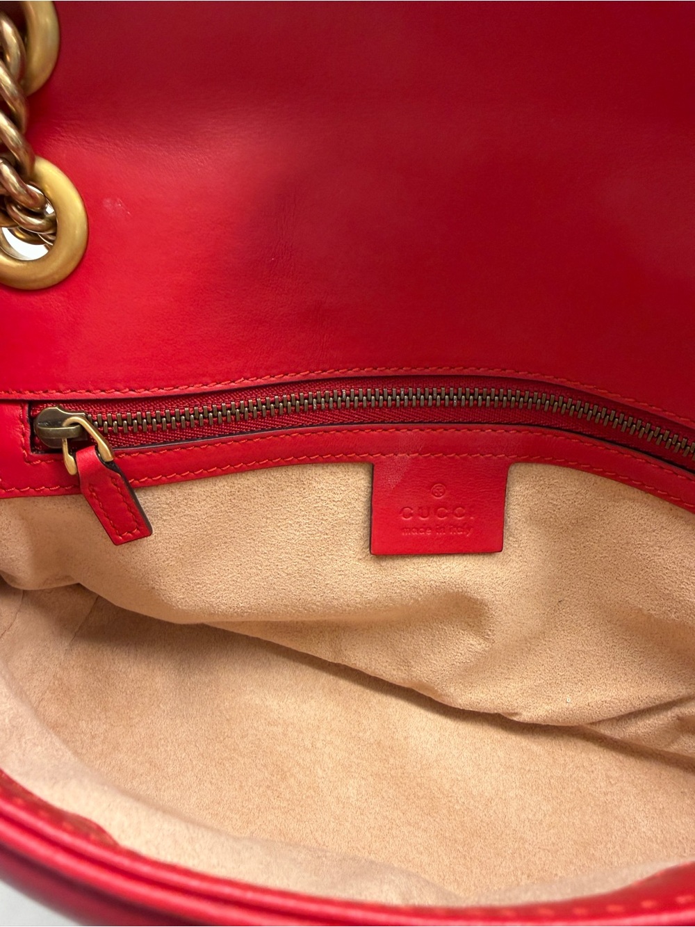 Gucci Red Quilted GG Marmont Shoulder Bag with Gold Hardware - Picture 3 of 14